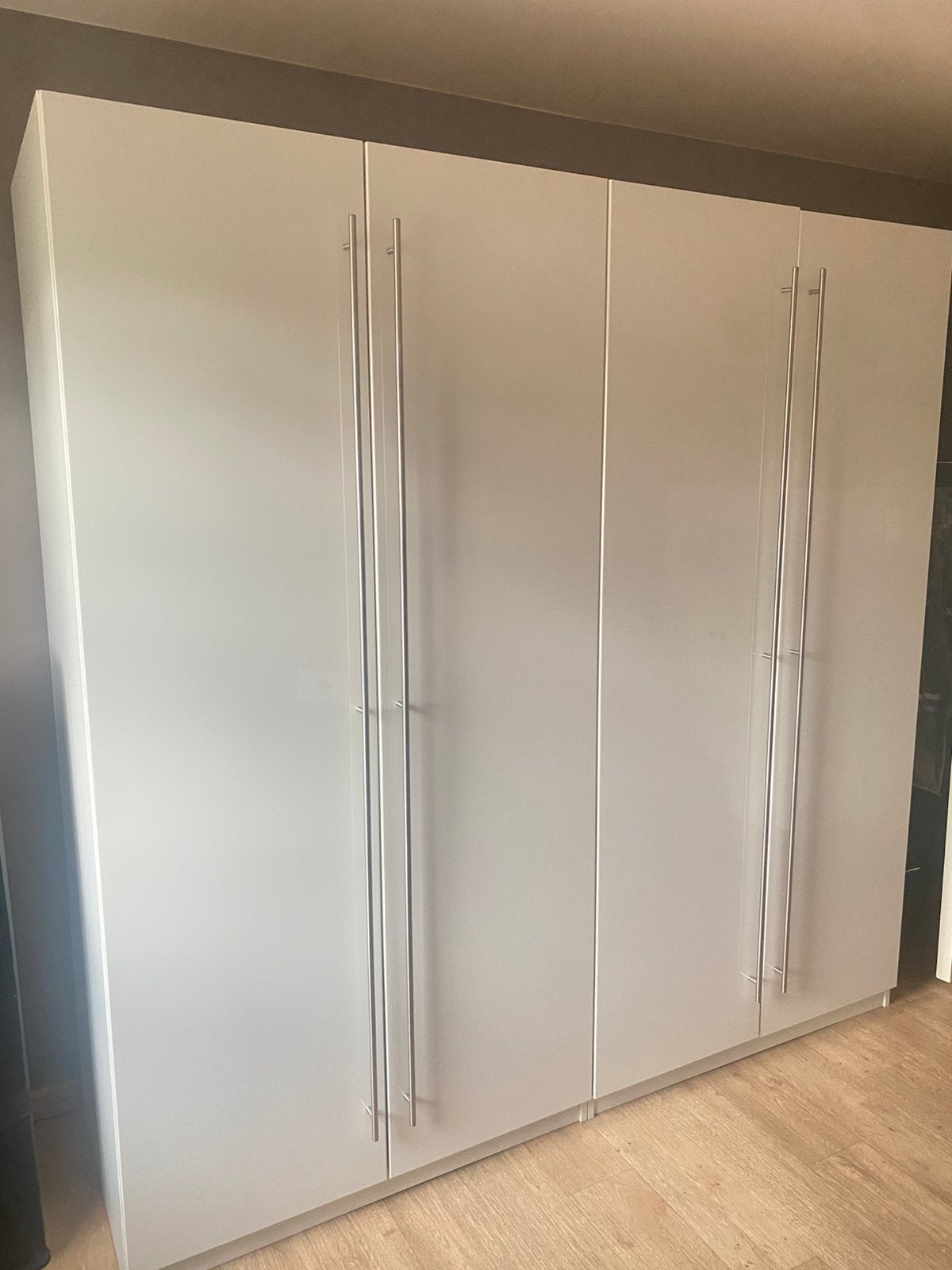 Armoire brillante à 4 portes, Enlèvement, Comme neuf