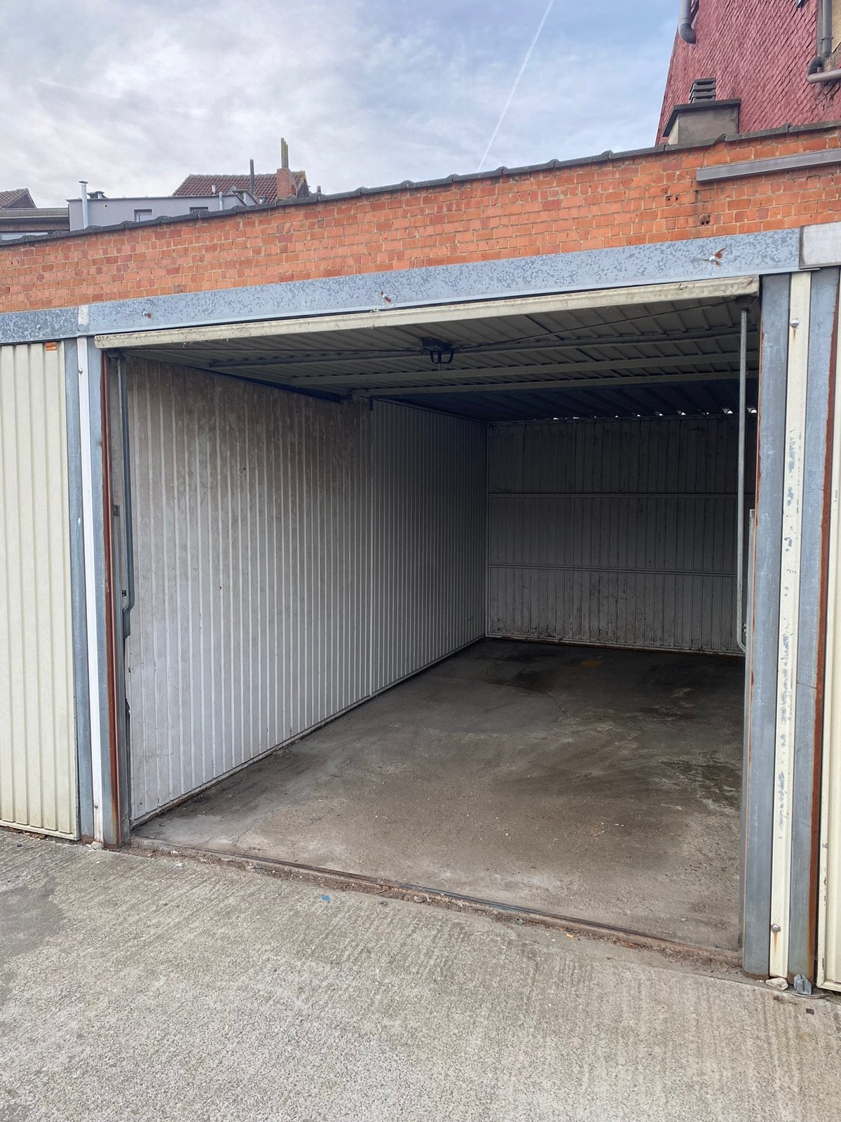 BOX A LOUER POUR GARDE MEUBLE , STOCKAGE , ENTREPOSAGE, Bruxelles