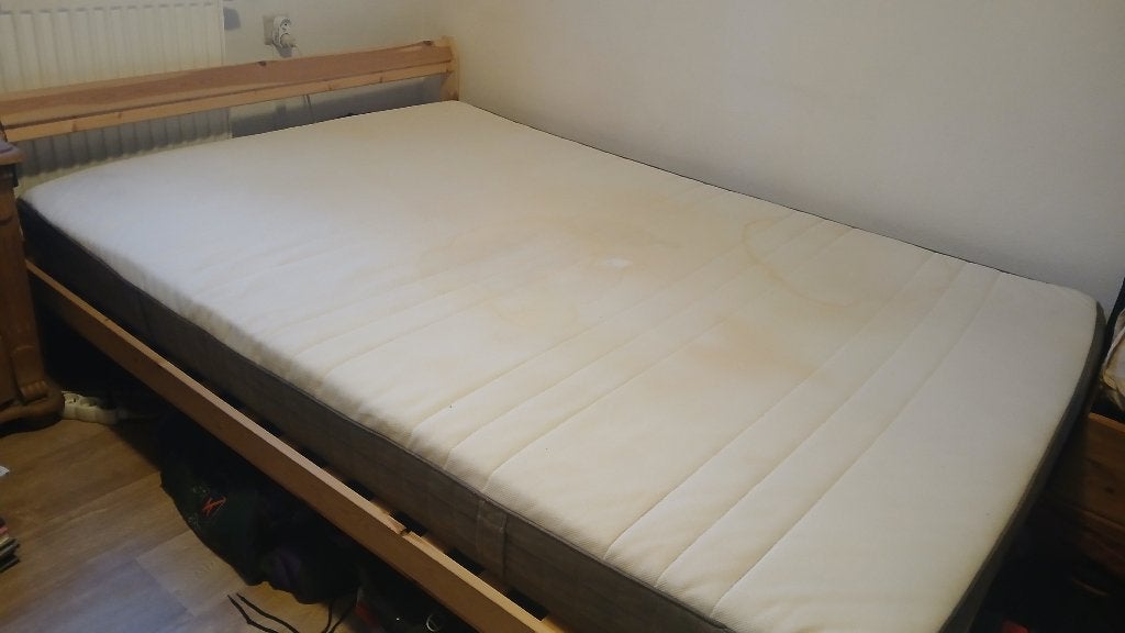 Lit double Ikea + matelas, Maison & Meubles, Gris, 140 cm, Enlèvement, Utilisé