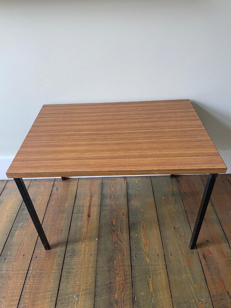 Meurop, Pierre Guariche Kleine bijzettafel, Ophalen