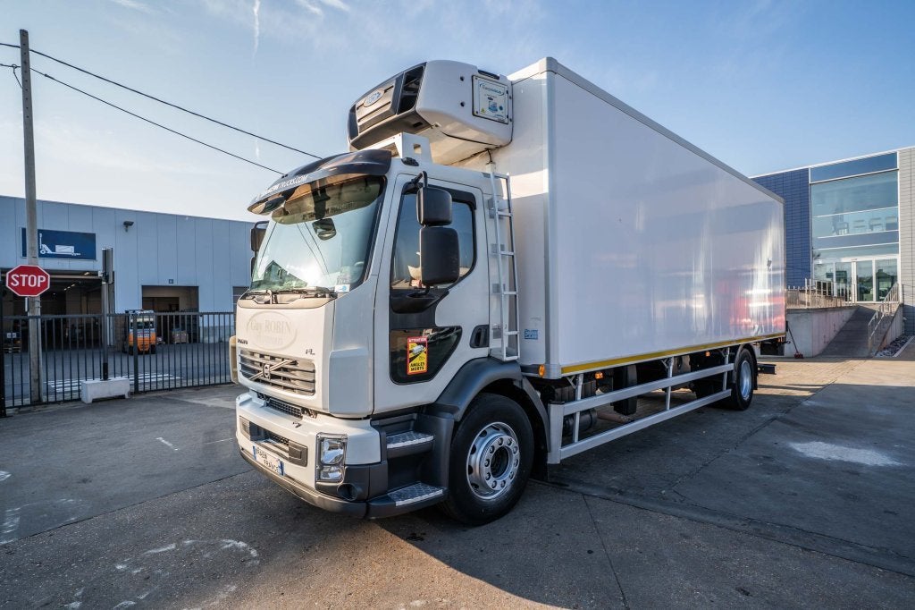 Volvo FLH 290 +CARRIER (bj 2013), Auto's, Automaat, Euro 5, Achterwielaandrijving, Bedrijf