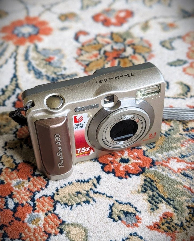Canon PowerShot A20, vintage digital camera - Made in Japan, Ophalen of Verzenden, Zo goed als nieuw, 2 megapixels, Canon