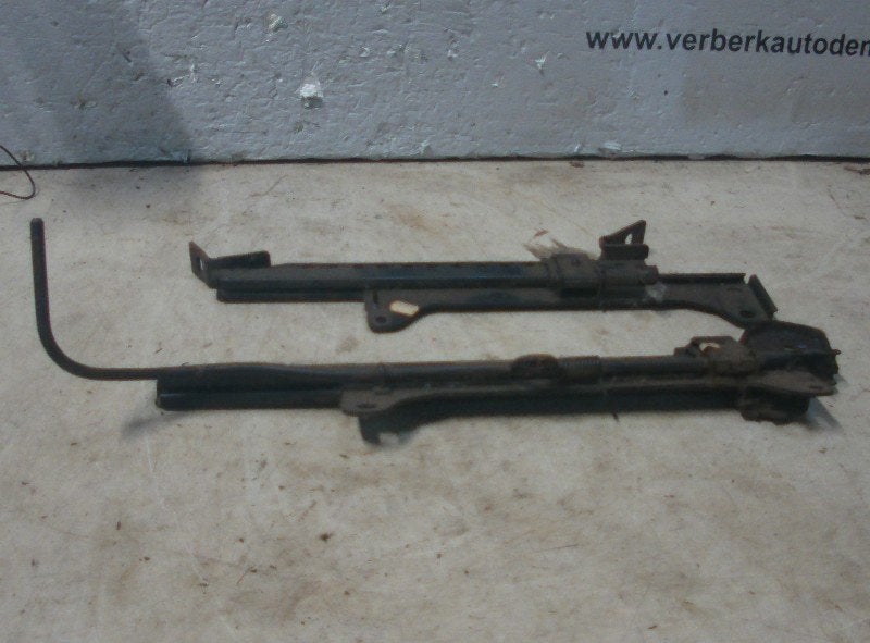 SIEGE RAILS 2D AVANT DROIT Kadett E (33 / 34 / 43 / 44), Opel, Opel Automobile GmbH, Utilisé, Kontakt-opel@opel.com