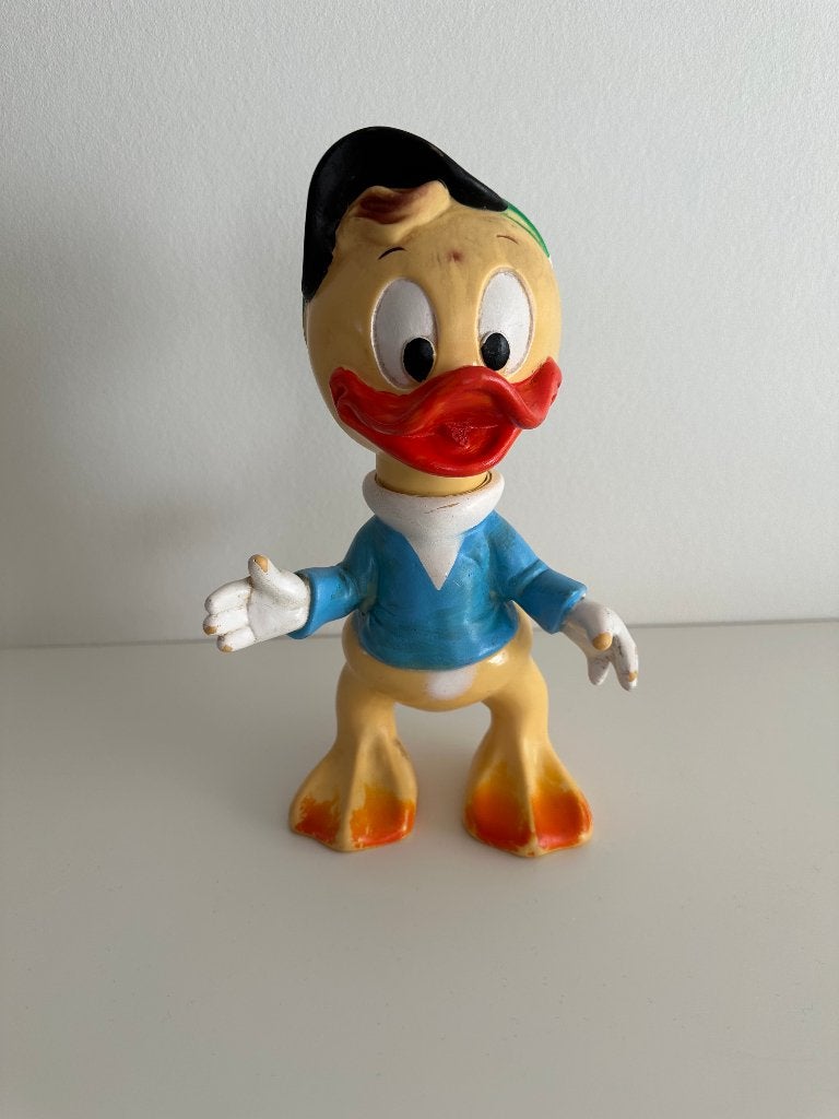 Walt Disney rubber figuurtje 'Louie' uit 1962, Verzamelen, Ophalen of Verzenden, Overige figuren, Gebruikt, Beeldje of Figuurtje