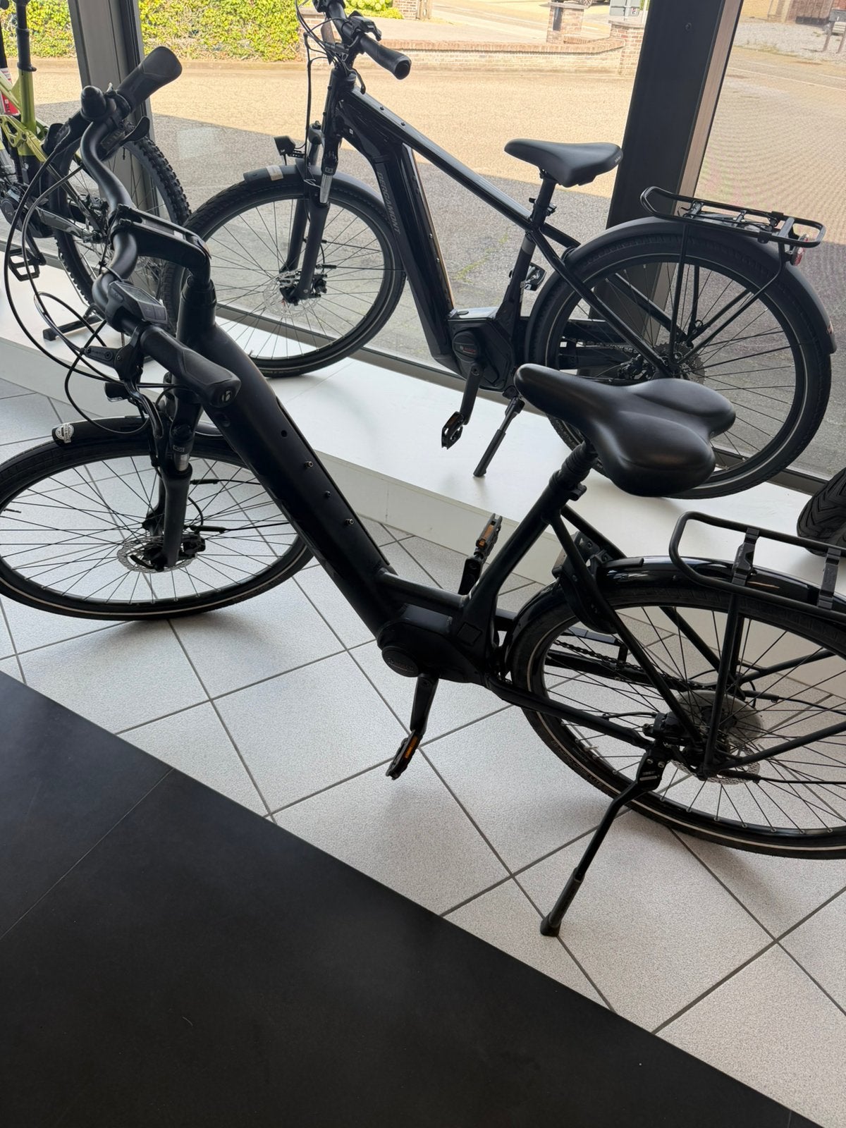Trek VERVE slechts 2000km., Fietsen en Brommers, Overige merken, Ophalen of Verzenden, Zo goed als nieuw, 50 km per accu of meer