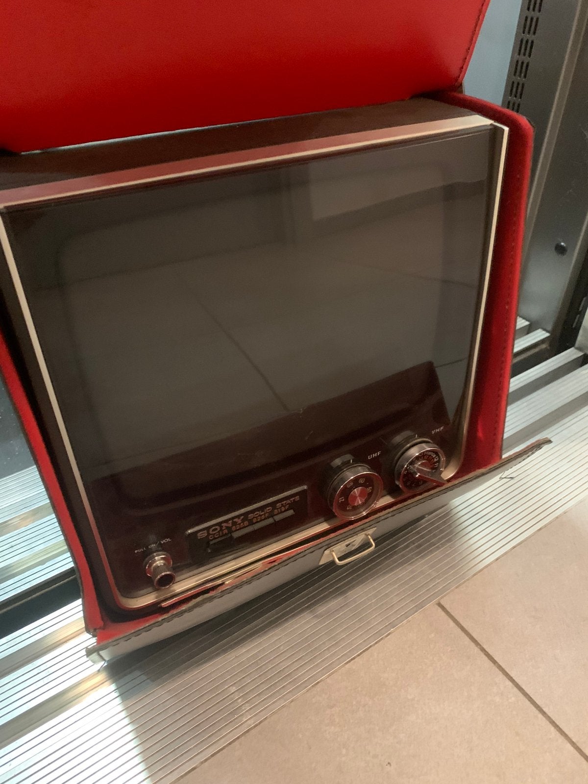 Sony Solid State vintage, Enlèvement