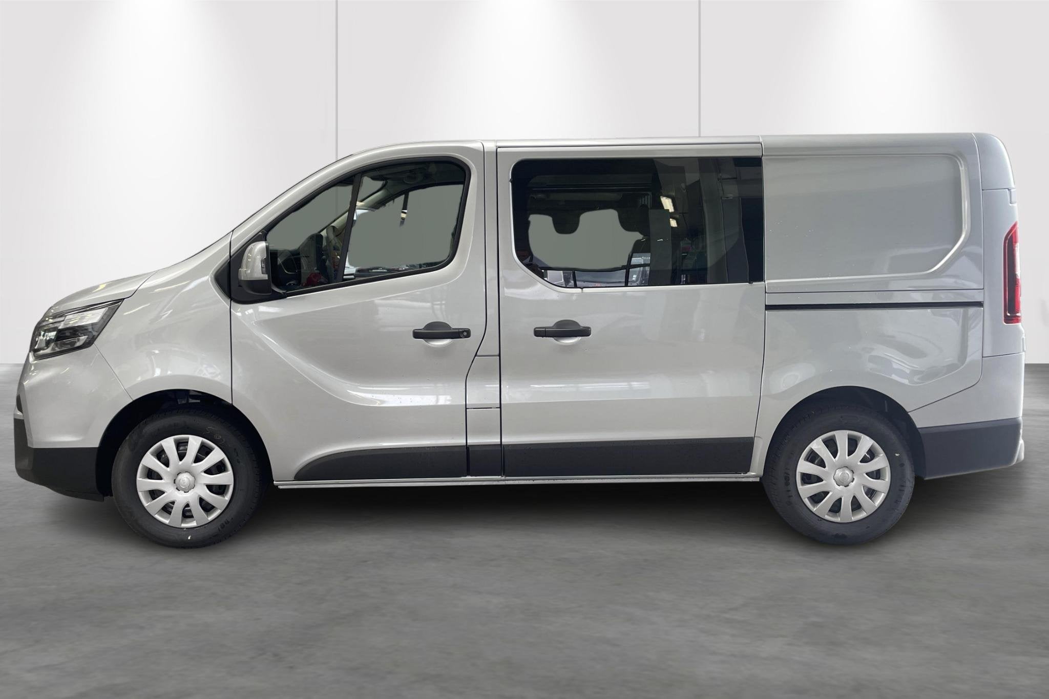 Nissan Primastar L1H1 2.0 dCi 150 N-Connecta DC 2.9T Double, Autos, Camionnettes & Utilitaires, Neuf, Argent ou Gris, 1800 kg
