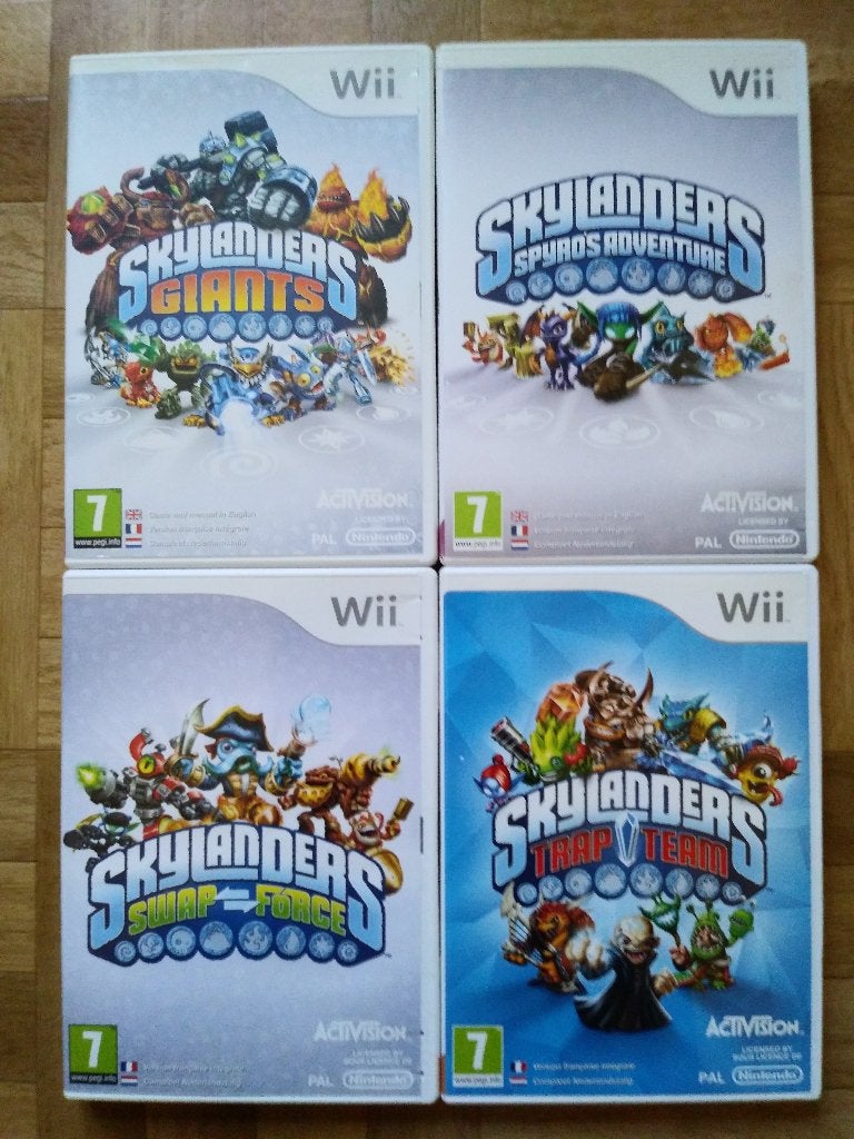 4 Skylanders Wii spellen met Portal in één koop, Games en Spelcomputers, Avontuur en Actie, 2 spelers, Ophalen of Verzenden, Zo goed als nieuw