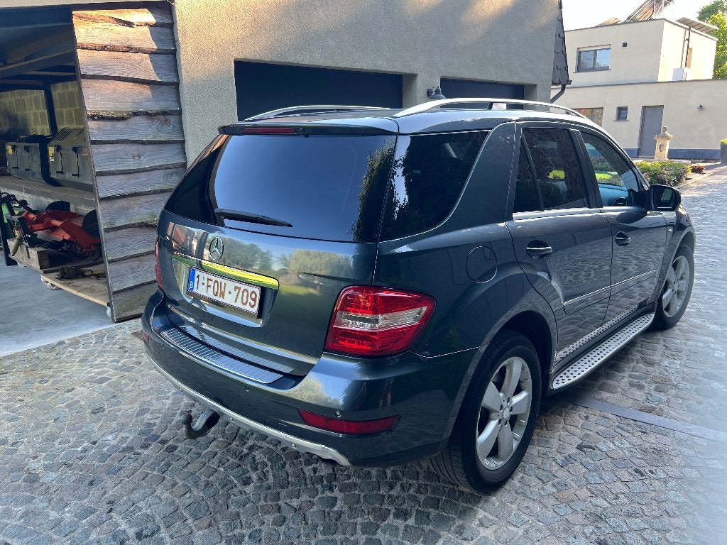 ML300 CDI V6 – zeer nette staat – sterke en betrouwbaar, Automaat, Zwart, Blauw, 2987 cc