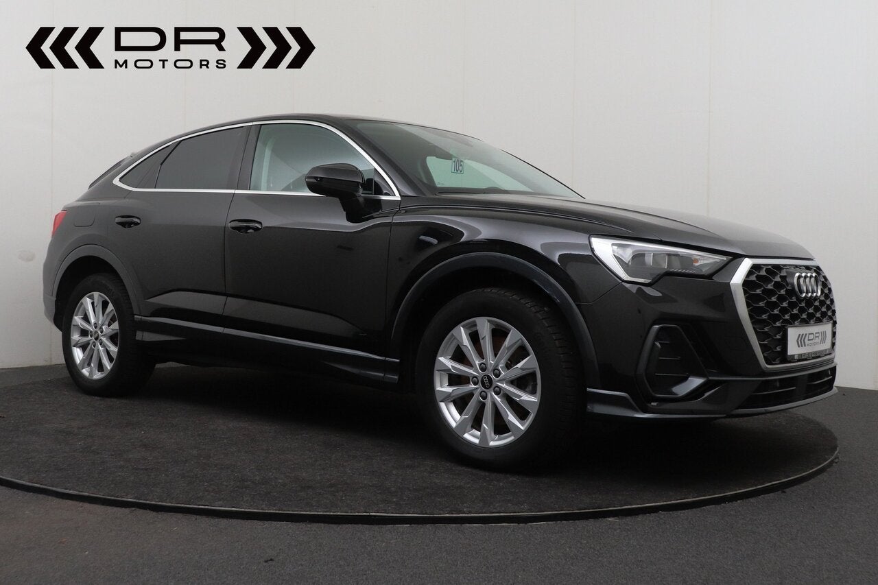 Audi Q3 45 TFSIe SPORTBACK - PLUG IN HYBRIDE - LED - LEDER, Auto's, Audi, 245 pk, 0 min, 0 kg, Zwart