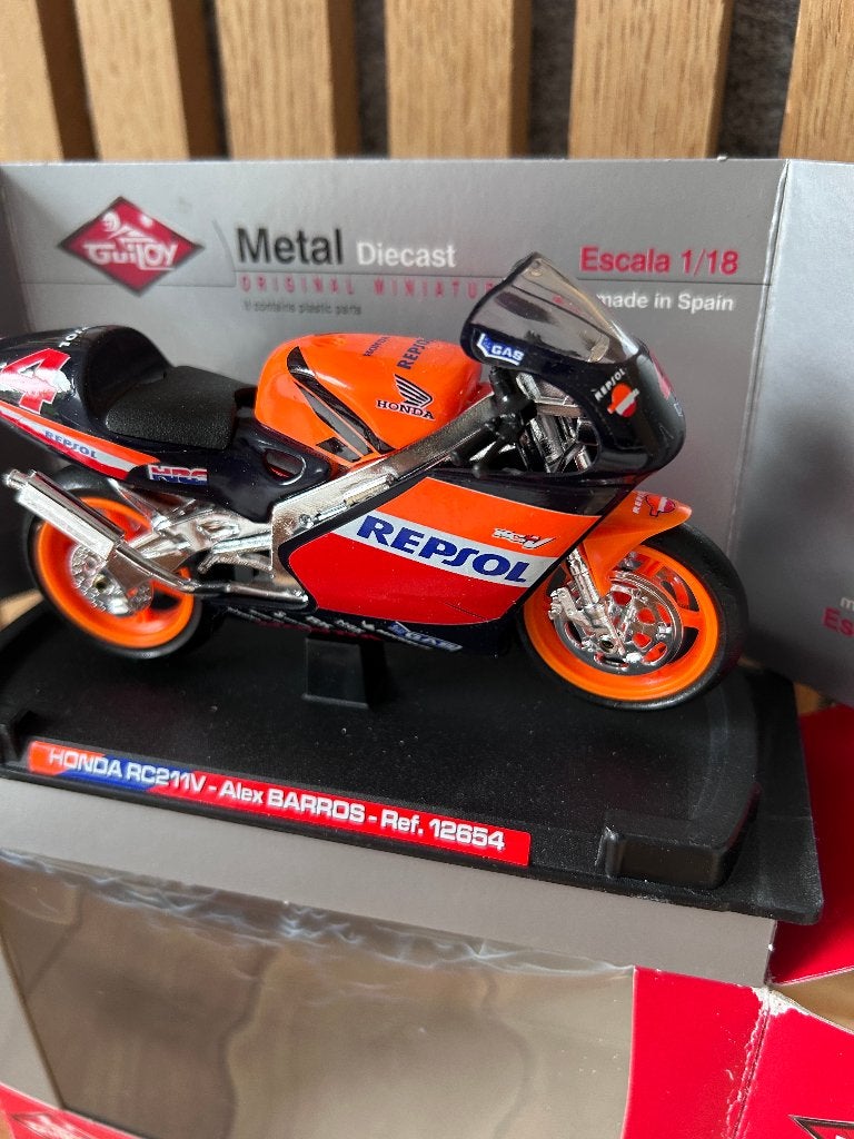 Honda RC211V Alex Barros Repsol –Guiloy 1:18 –originele doos, Autres marques, Enlèvement ou Envoi, Moteur, Comme neuf