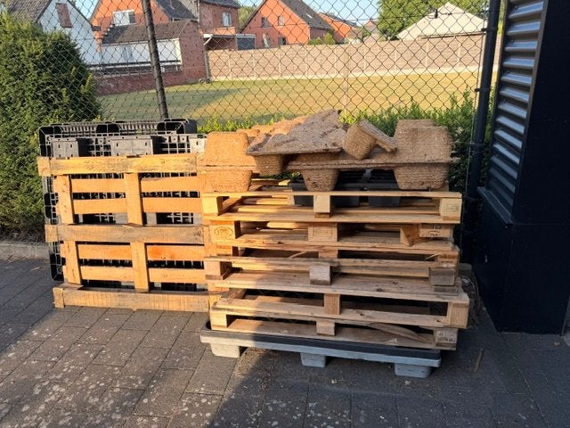 Palletten en stookhout gratis, Bricolage & Construction, Enlèvement, Utilisé, Autres essences de bois, Palette