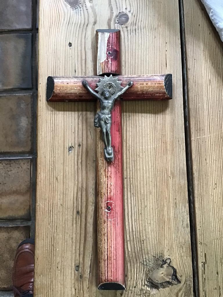 Vintage houten kruisbeeld met corpus, Enlèvement ou Envoi, Utilisé
