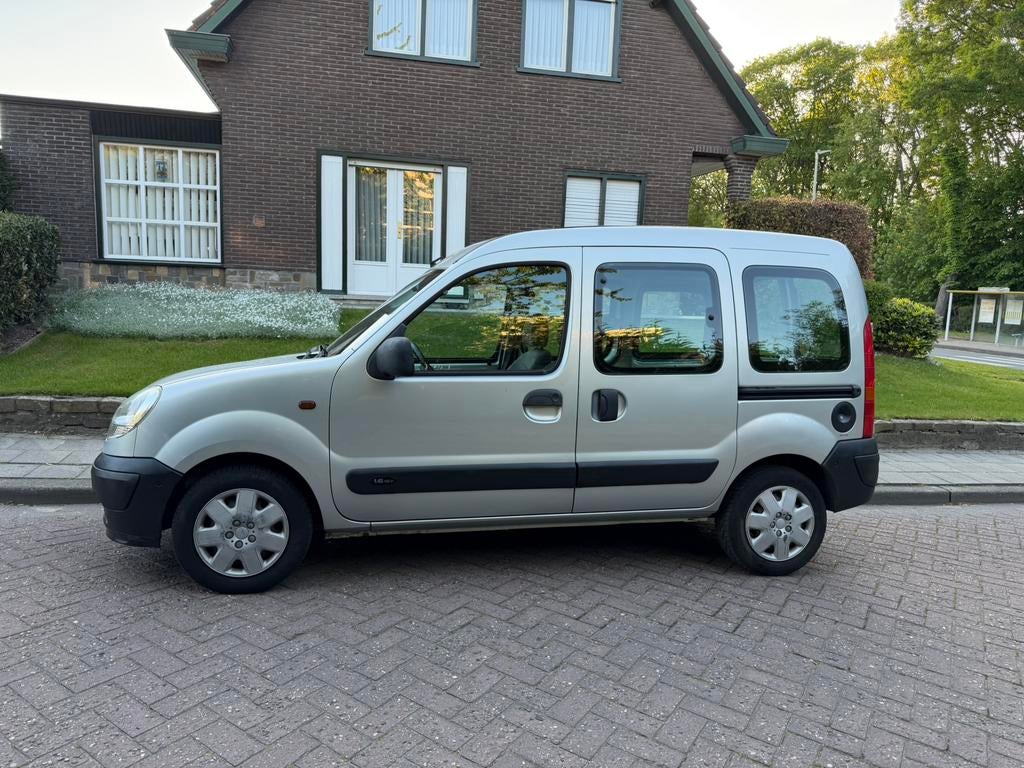 Renault Kangoo lichte vracht 1.6i benzine AUTOMAAT 072000km, Auto's, Automaat, Bedrijf, 1586 cc, Euro 4