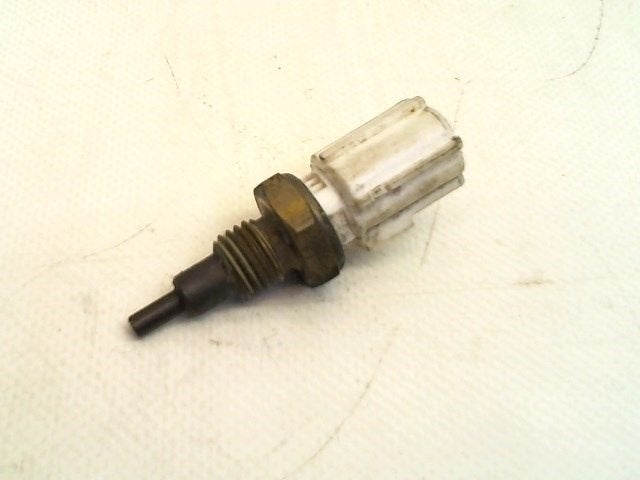 CAPTEUR TEMPERATURE MOTEUR Toyota iQ (|8942233030|), Utilisé, Toyota