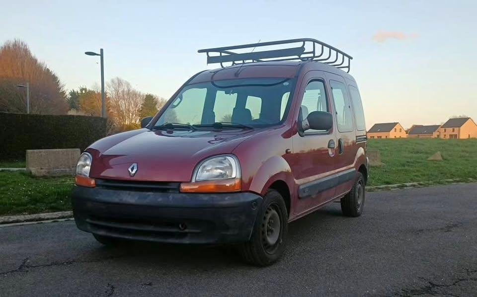 renault kangoo essence 1.2 2002  euro 4 lez zone ok 2030, Auto's, Monovolume, 12 cc, Overige bekleding, Bedrijf