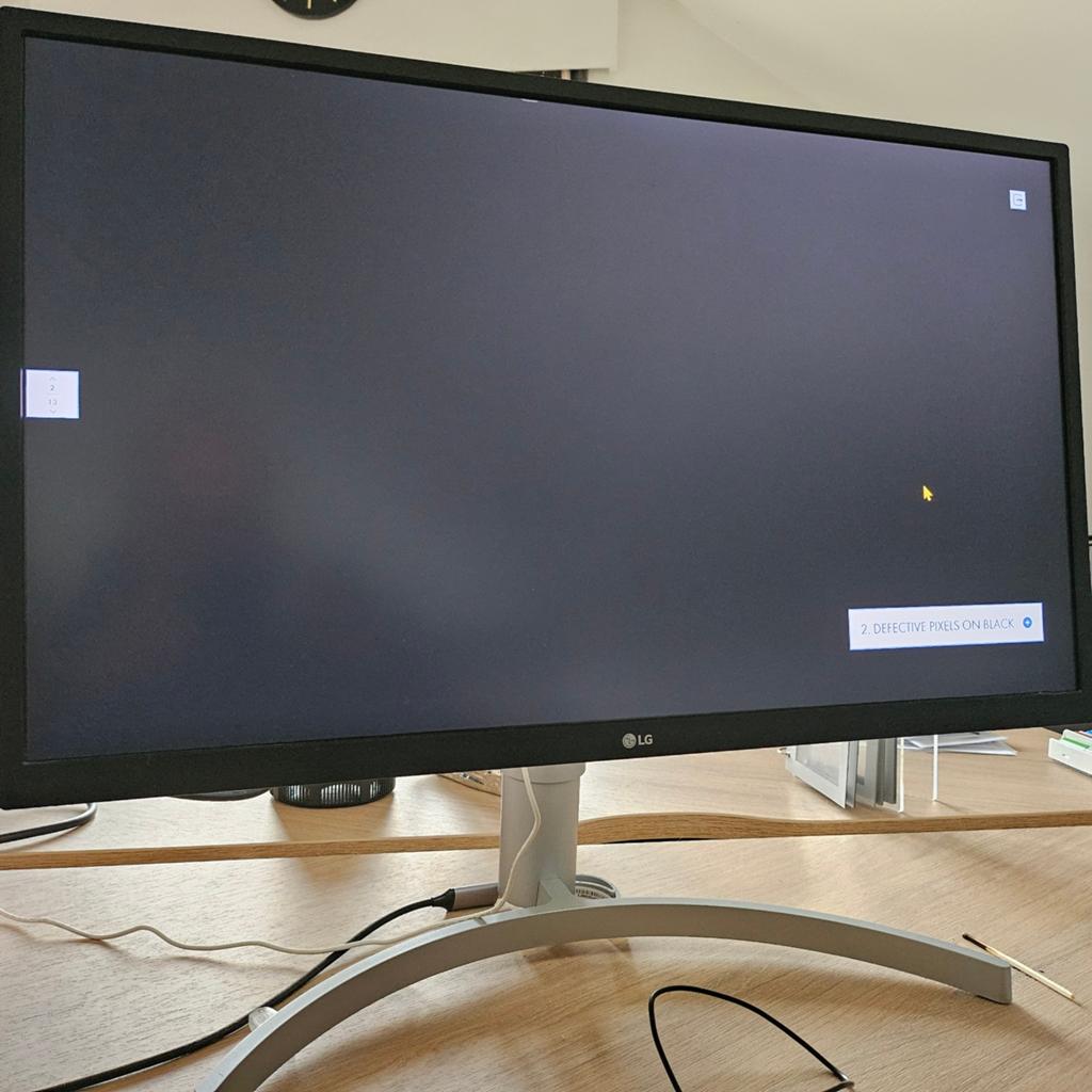 LG ; 27 inch 4K UHD Monitor, Ophalen
