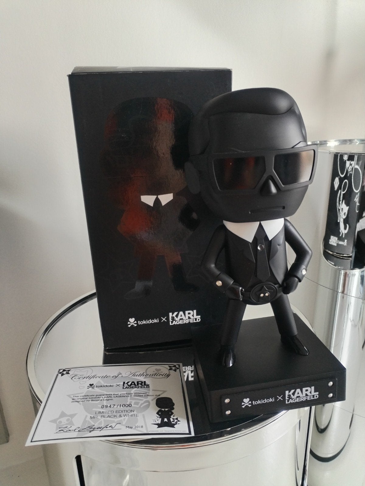 Tokidoki x KARL LAGERFELD, Verzamelen, Ophalen, Zo goed als nieuw