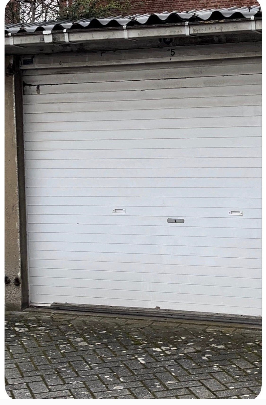 Gezocht garagebox te huur voor stalling auto in DEURNE