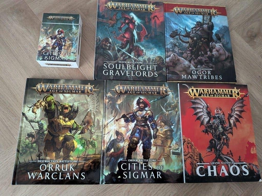 Lot Age of Sigmar Battletomes + cards, Enlèvement ou Envoi, Comme neuf, Warhammer, Livre ou Catalogue
