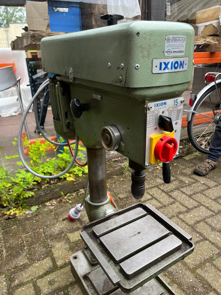 Ixion BT 15 tafelboormachine, Doe-het-zelf en Bouw, Gereedschap | Boormachines, Ophalen, Variabele snelheid, Kolomboormachine