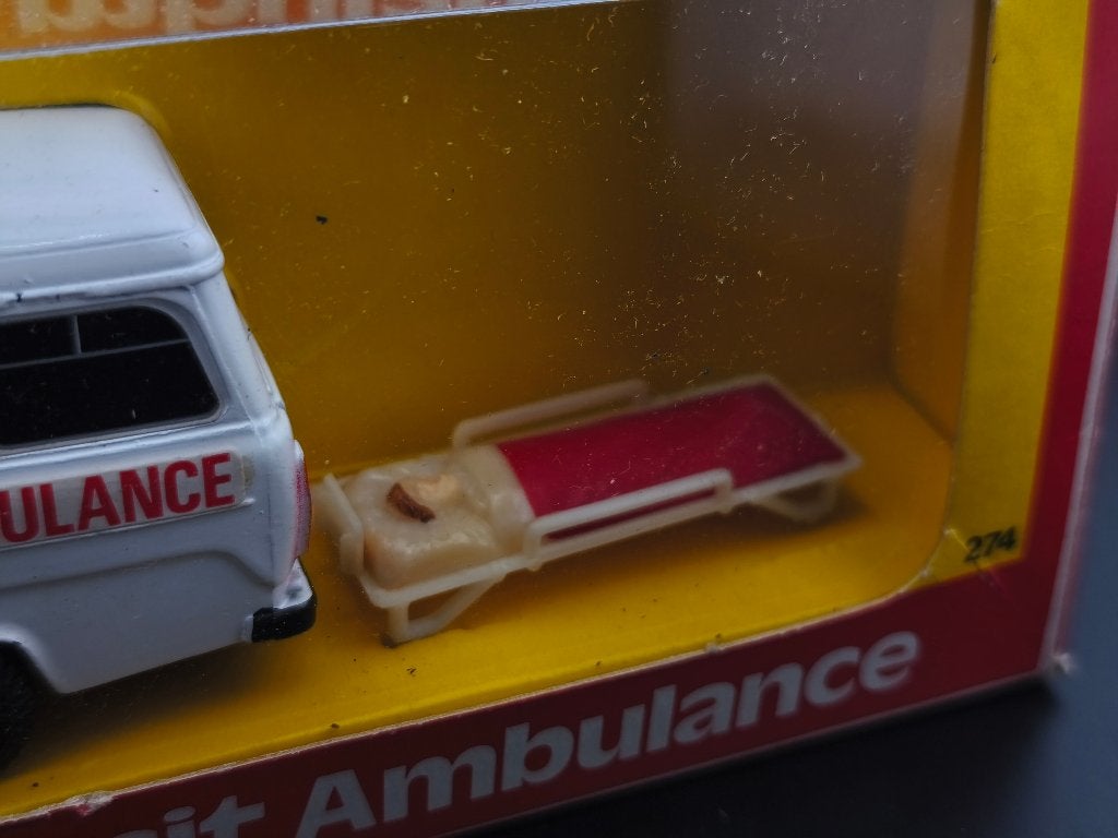 DINKY TOYS UK FORD TRANSIT AMBULANCE REF 274, Ophalen of Verzenden, Zo goed als nieuw, Bus of Vrachtwagen, Dinky Toys