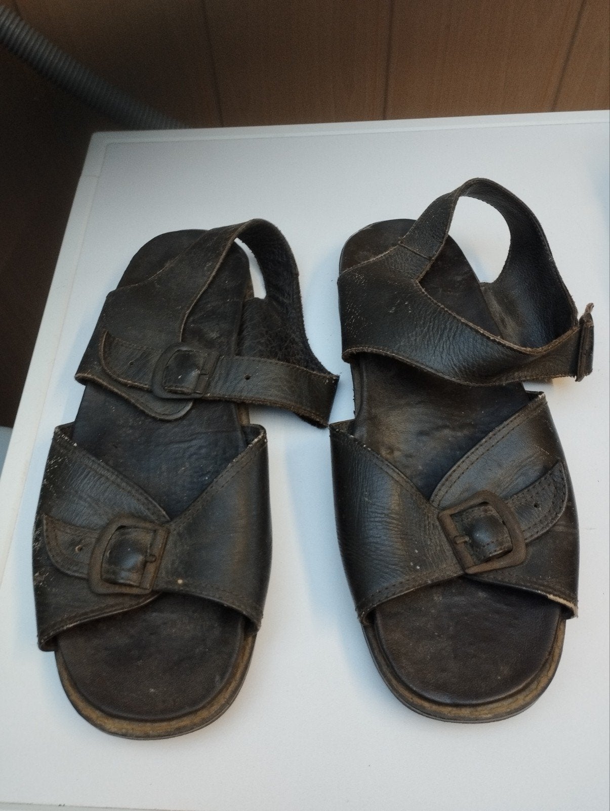 Een paar heren sandalen maat 43 kleur donkerbruin, Kleding | Heren, Schoenen, Ophalen, Sandalen