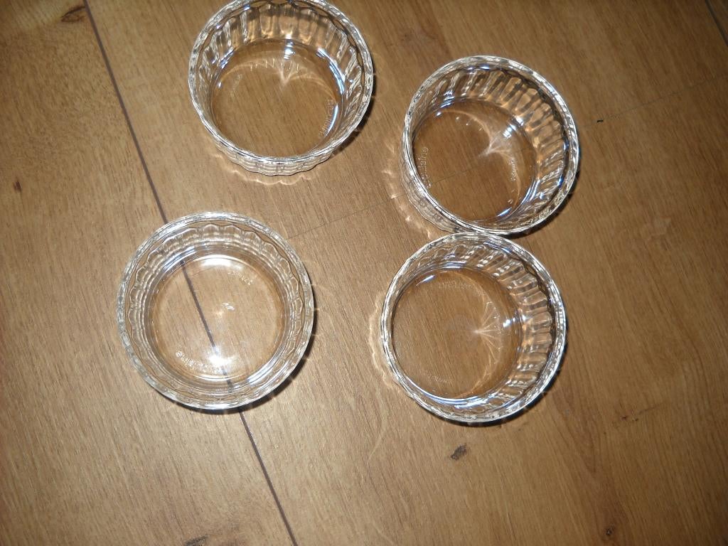 4 ovenpotjes -niet gebruikt-1euro € 1,00, Enlèvement, Neuf