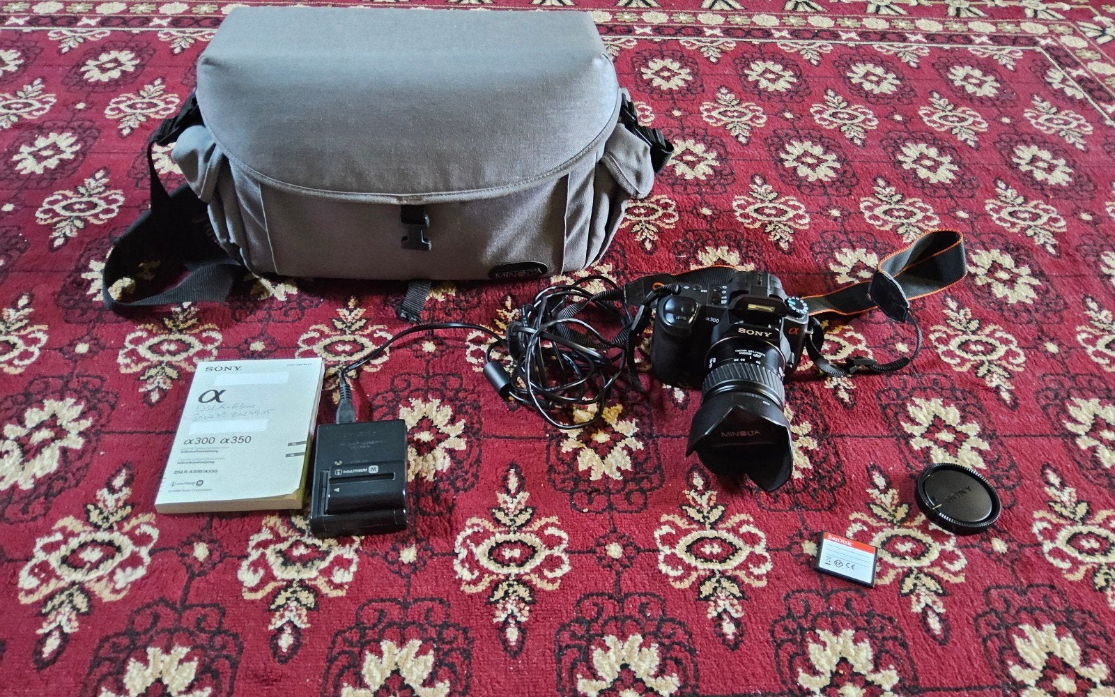 Sony Alpha A300 bijna nieuw met geheugenkaart en accessoires, Ophalen of Verzenden