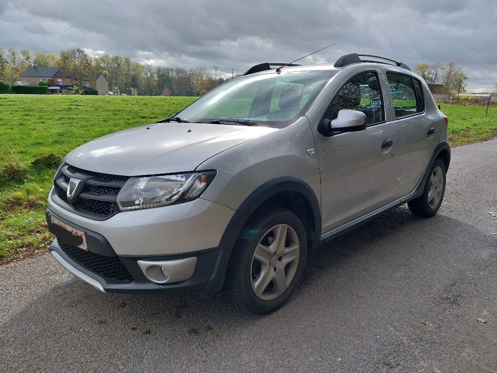 Dacia Sandero Stepway, Autos, Dacia, Argent ou Gris, Achat, Système audio, Boîte manuelle