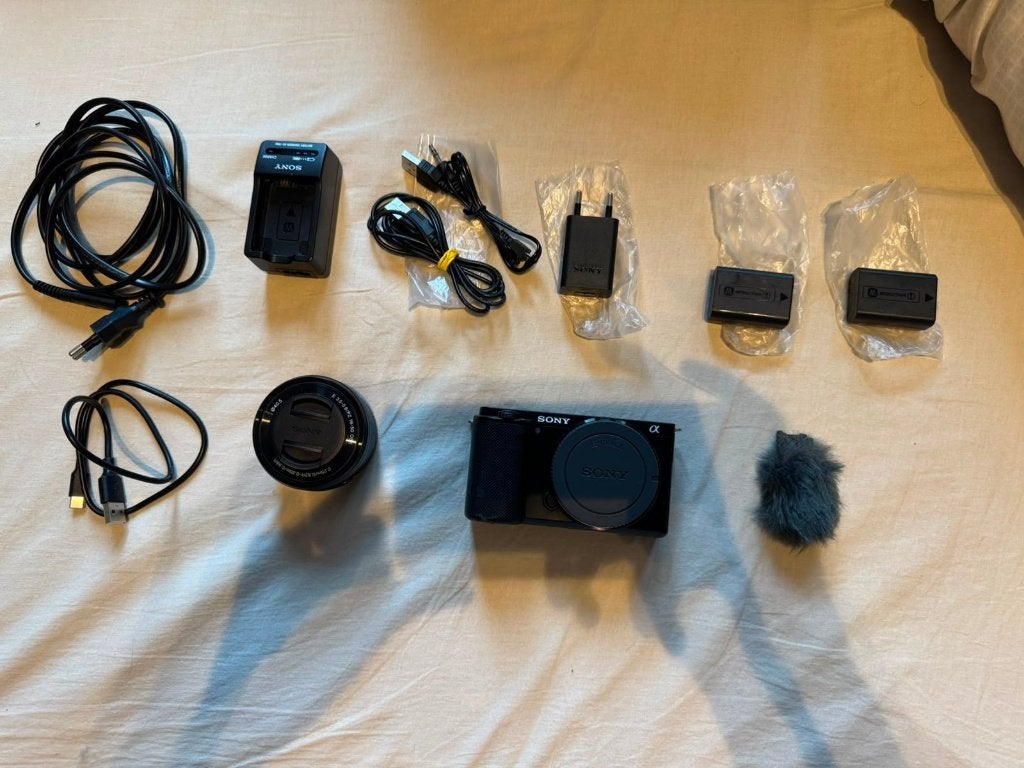 Appareil vlog ZV-E10 II, Batterie, Comme neuf, Enlèvement, Appareil photo hybride
