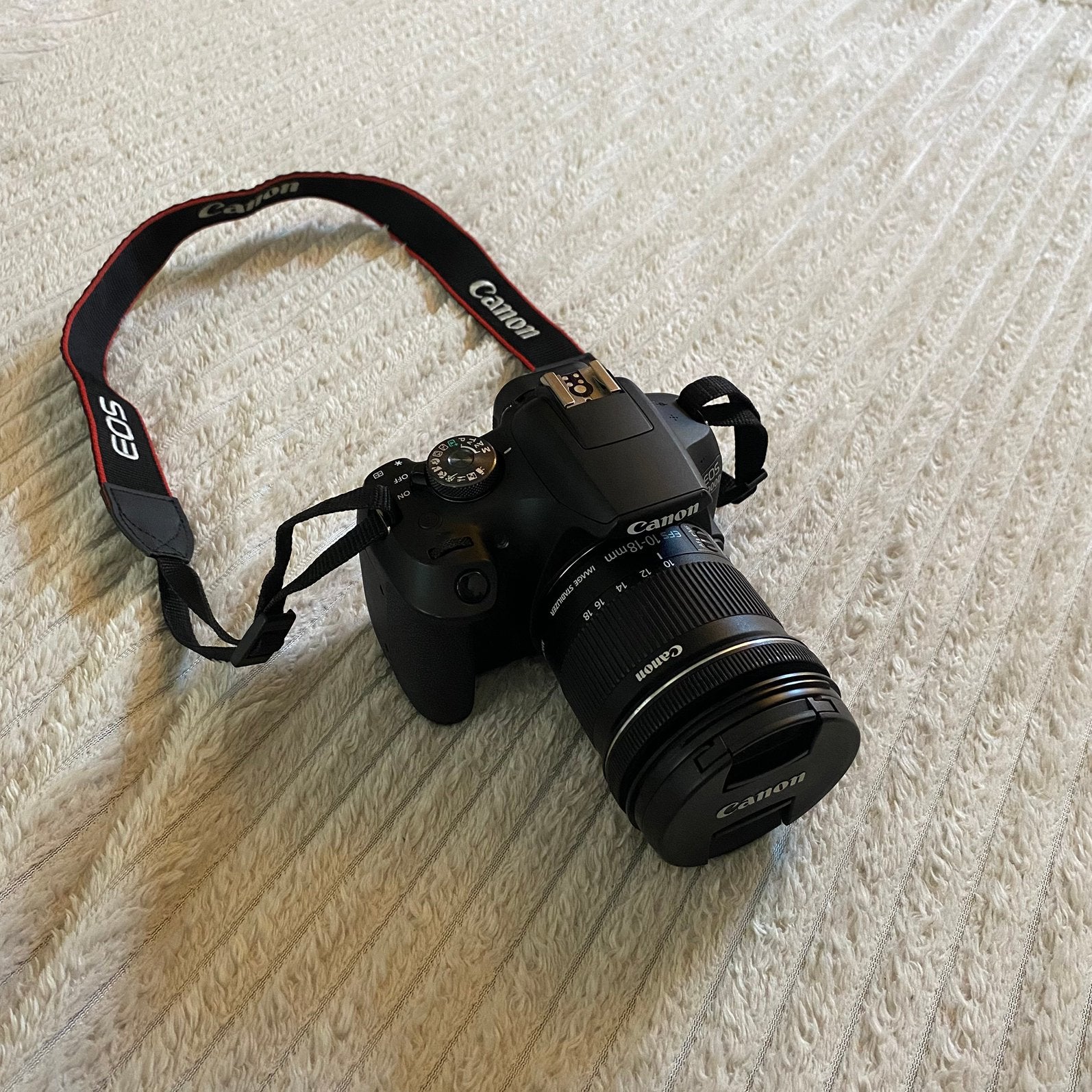 Canon EOS 2000D, Enlèvement ou Envoi, Neuf, Batterie