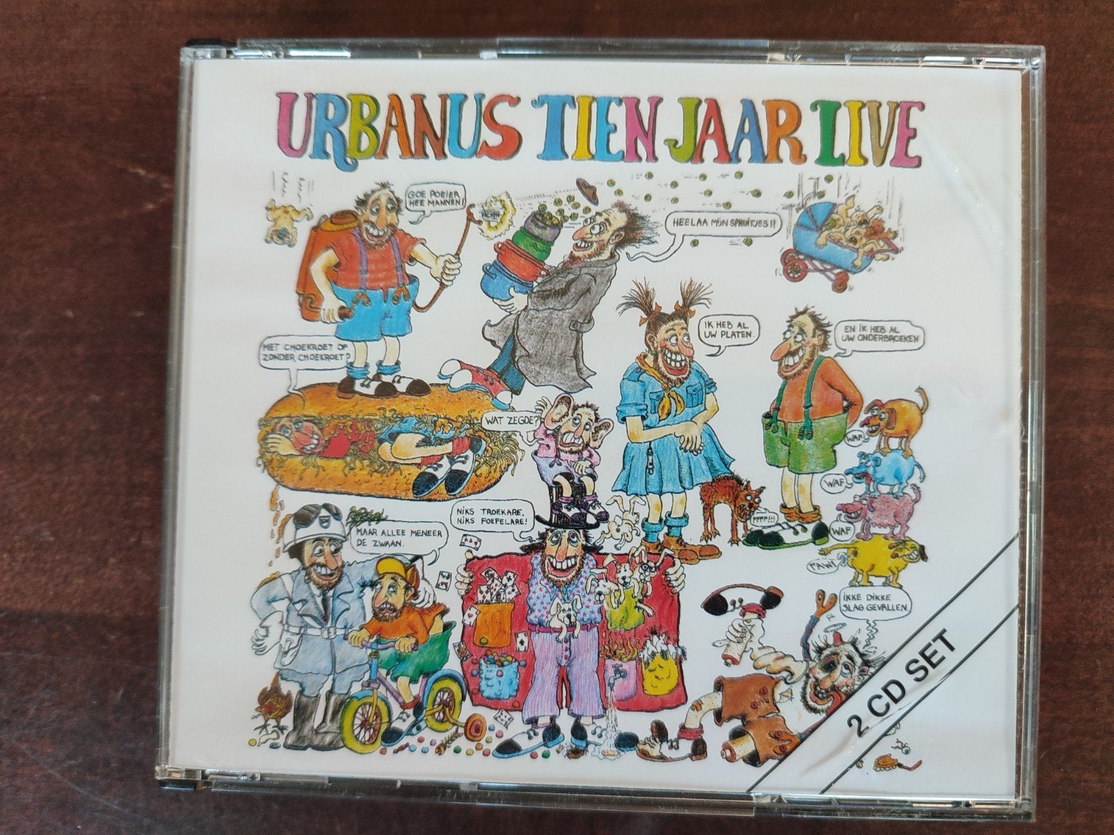 2-CDbox : URBANUS TIEN JAAR LIVE  (10 Jaar), Cd's en Dvd's, Ophalen of Verzenden, Zo goed als nieuw