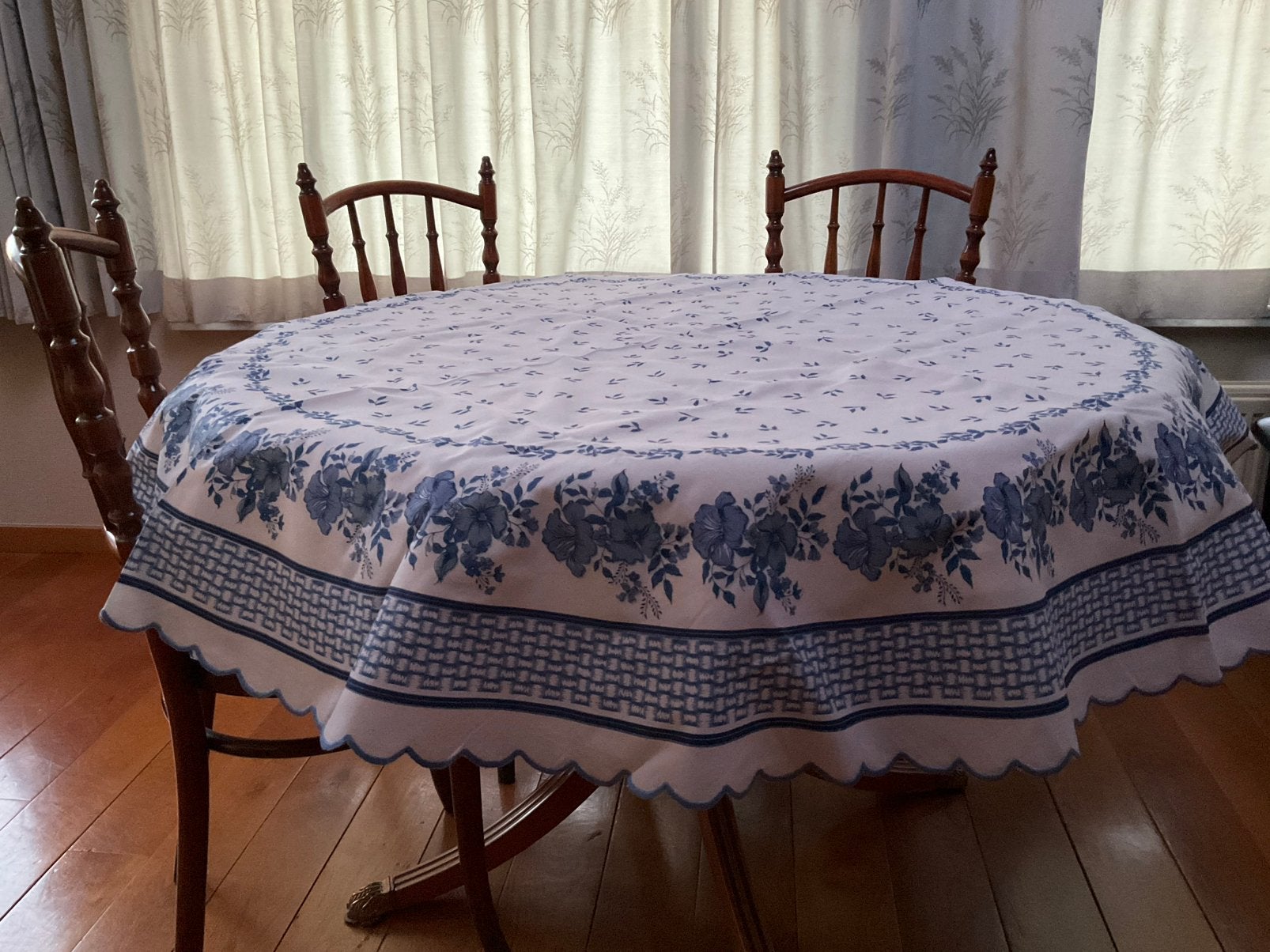 Nieuw rond tafelkleed met 8 servetten., Neuf, Nappe, Coton, Enlèvement