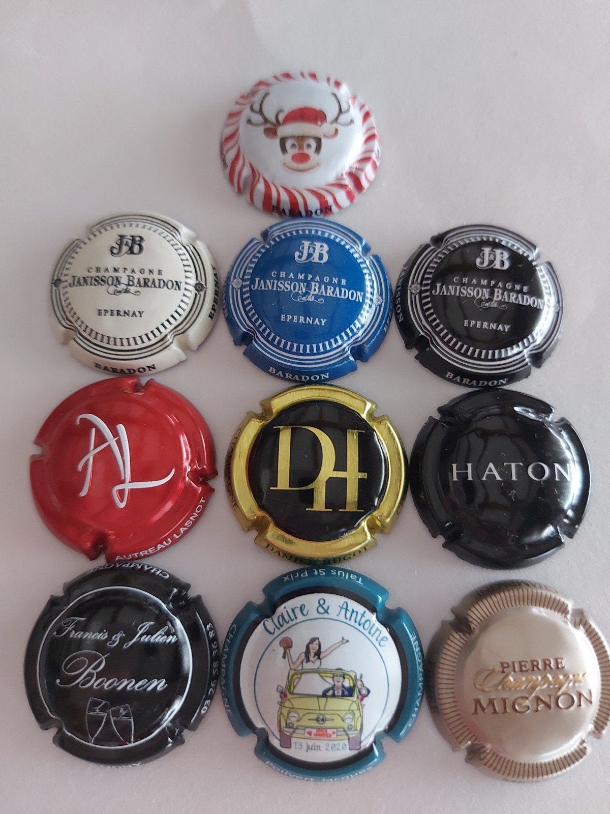 10 mooie champagne capsules in prima staat, Envoi