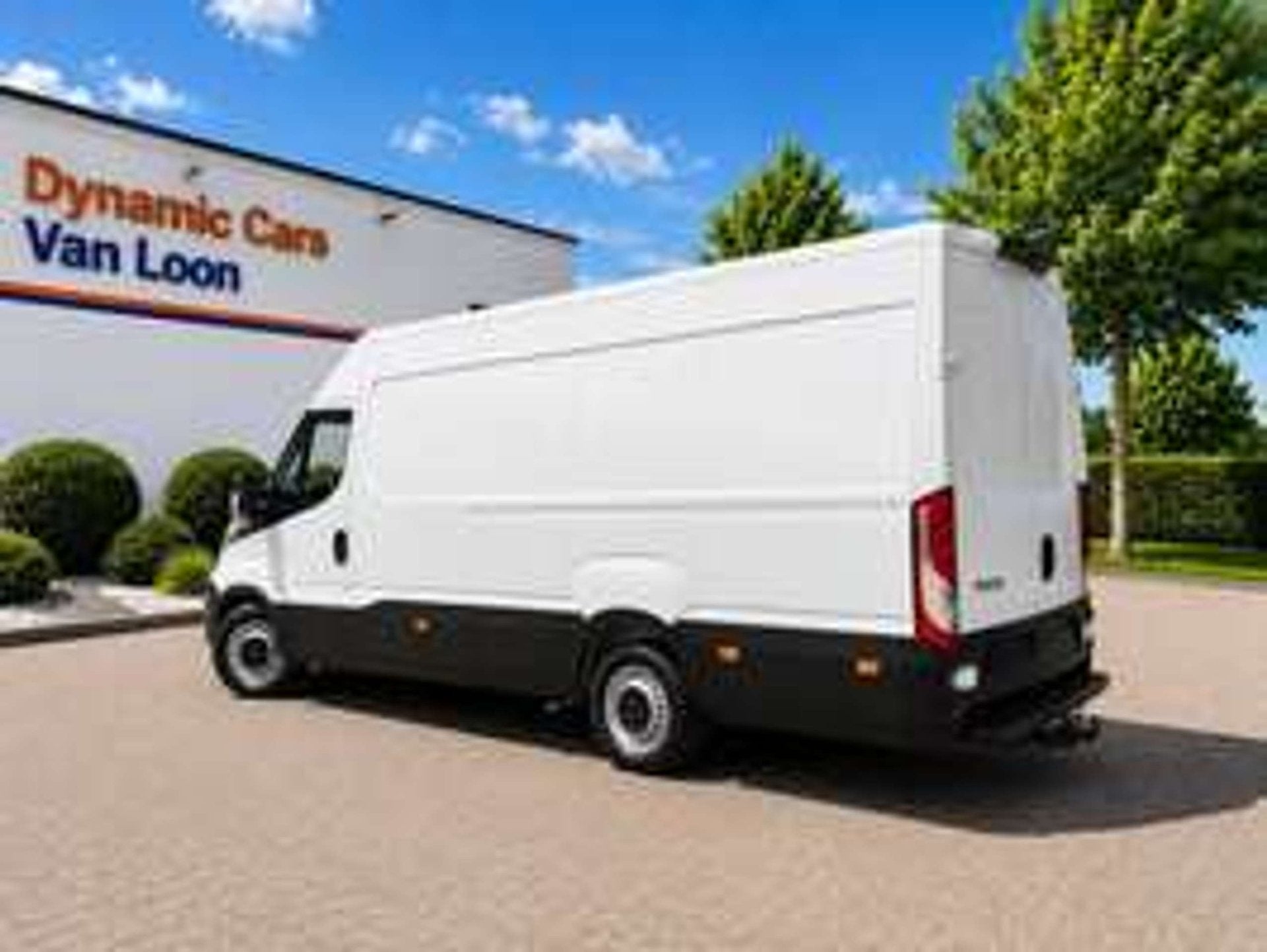 Iveco Daily 2.3D 180Pk Hi-Matic Automaat L4H2 Camera, Airco,, Auto's, Automaat, Dealer onderhouden, Stof, Gebruikt