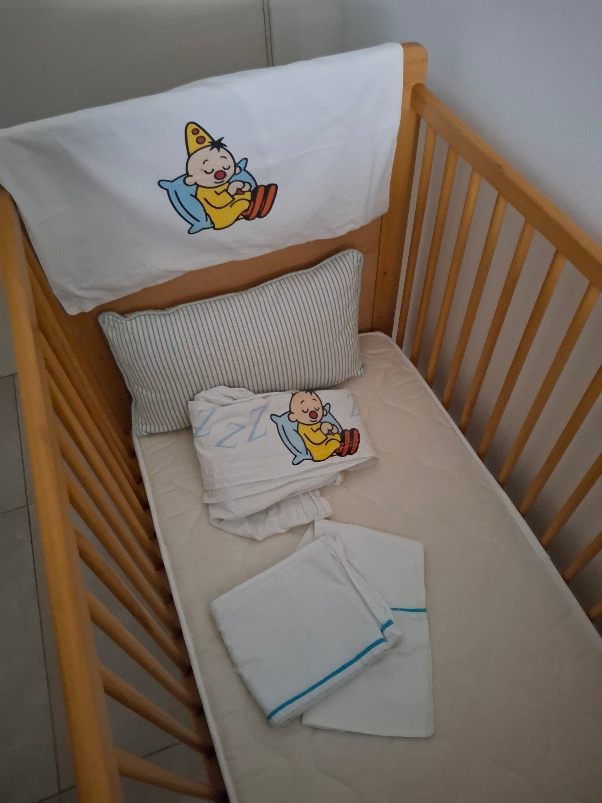 Linge de lit pour enfant : 2 protège-matelas+draps de bas et, Enlèvement, Comme neuf, Garçon ou Fille