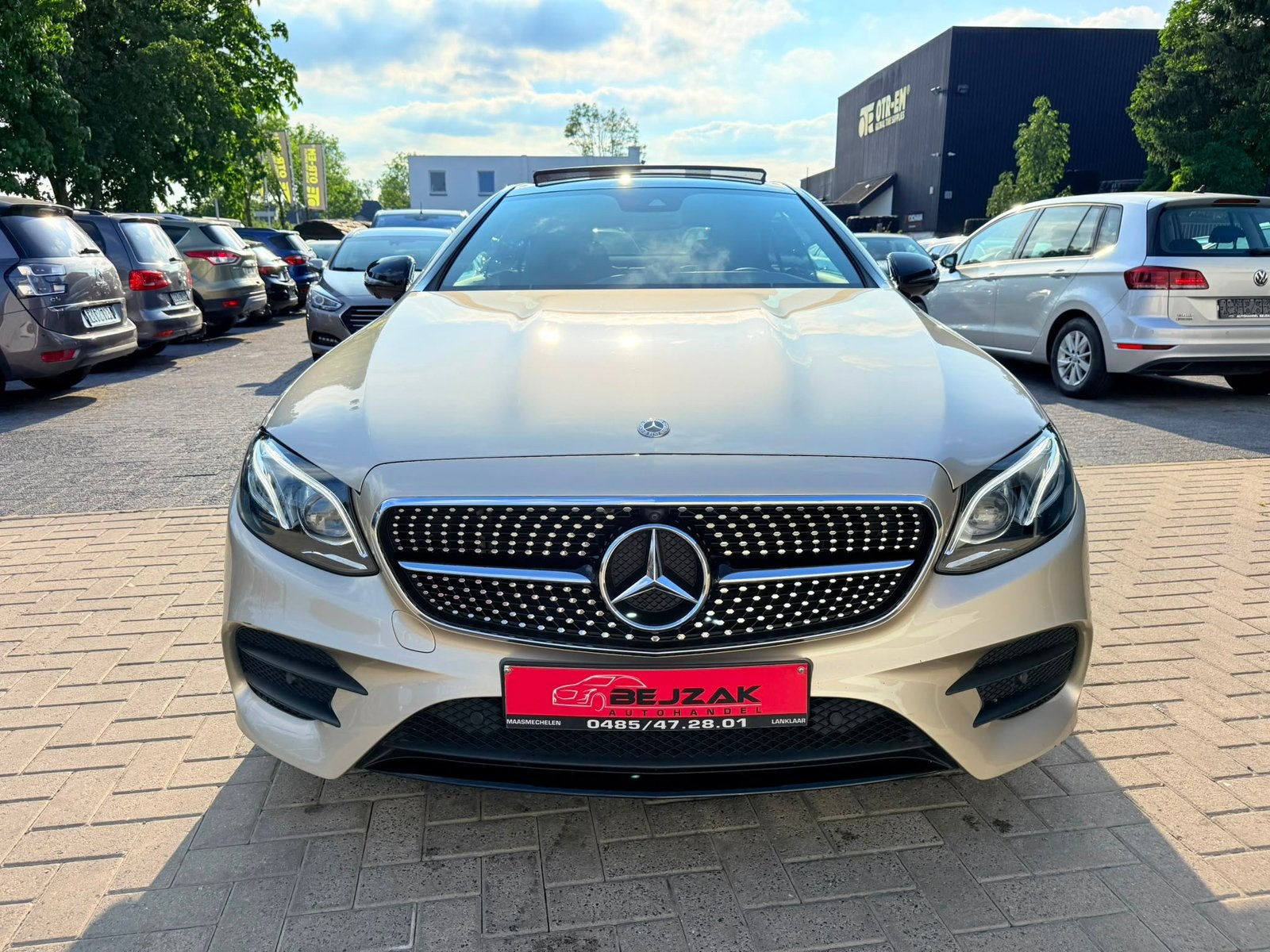 Mercedes E200 Coupe AMG-LINE Premium Pano/Burmester 83.000km, Auto's, Automaat, Euro 6, Bedrijf, E-Klasse