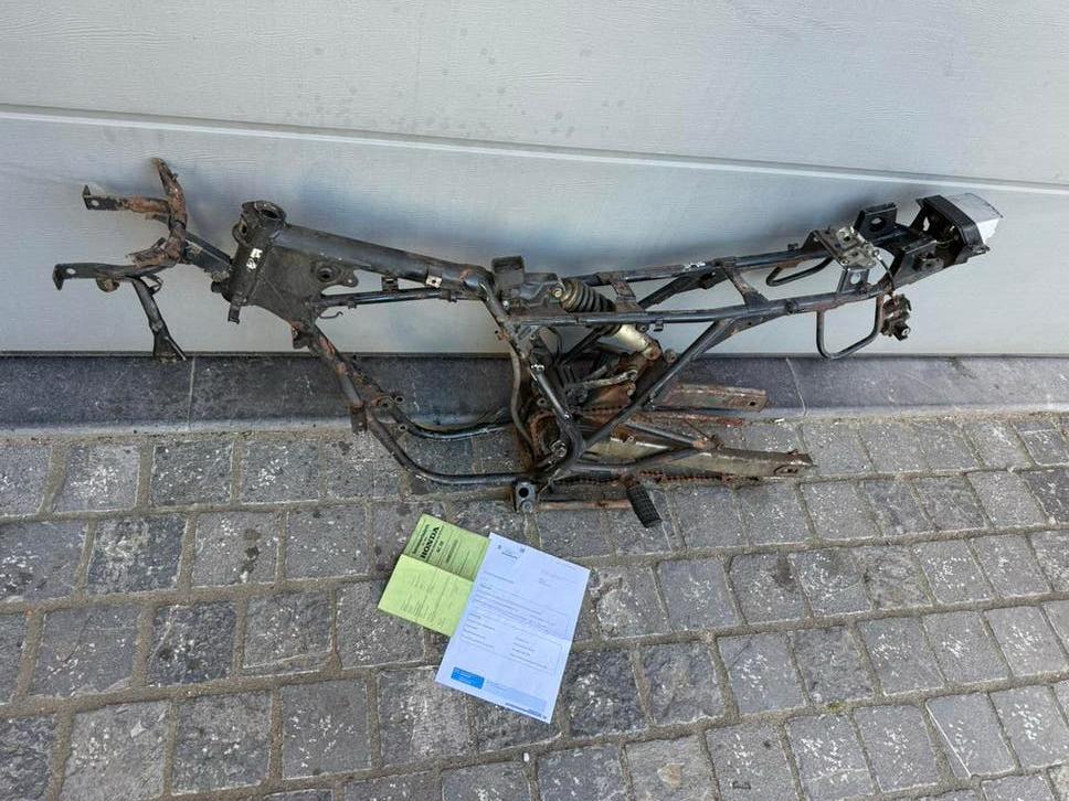 Honda nsr 50 frame met achterbrug en papieren, Ophalen, Frame