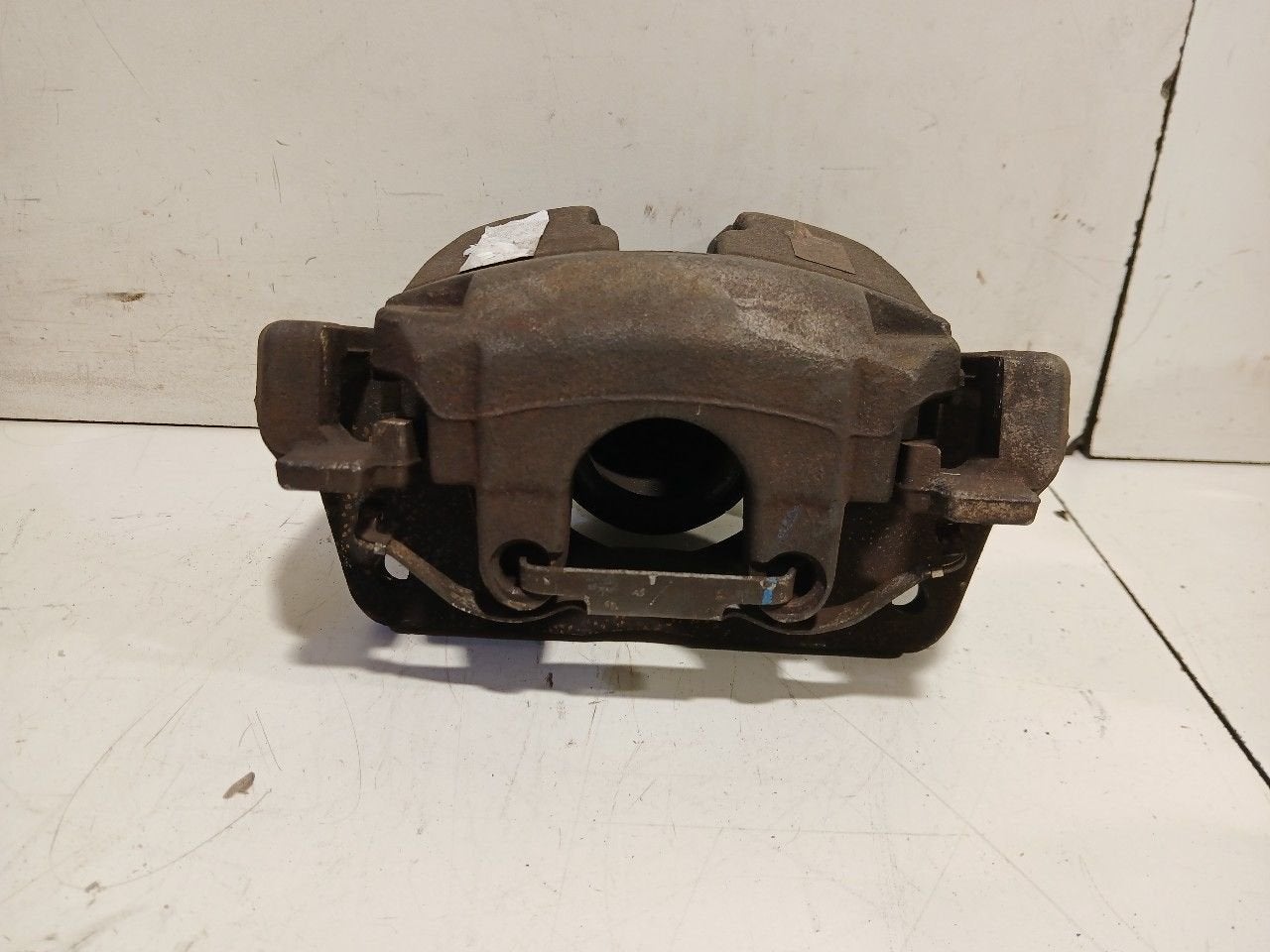 Remklauw links voor Opel Combo, Onderdelen@venauto.nl, Van der Ven Autorecycling B.V., Gebruikt, Ettenseweg 76, 4706 PB Roosendaal, The Netherlands