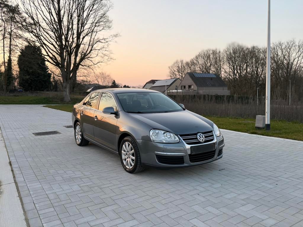 Volkswagen Jetta 1.6tdi euro5 gekeurd, Achat, Boîte manuelle, Noir, 5 portes