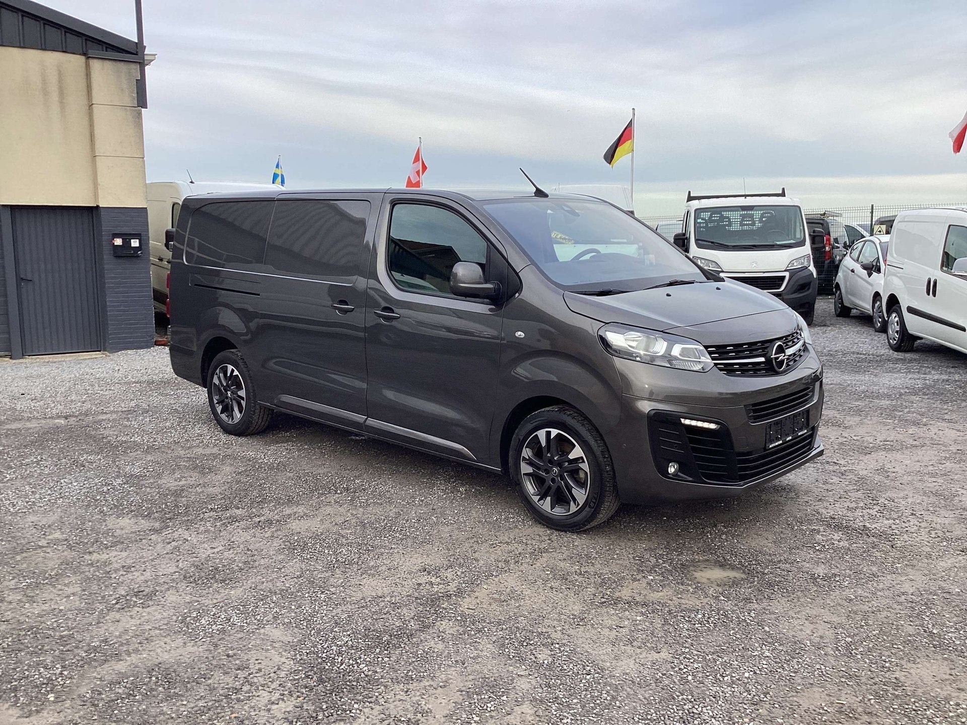 Opel Vivaro l3 120pk 2020 87000km full/option 17950e ex, Autos, Argent ou Gris, Vivaro, Euro 6, Entreprise