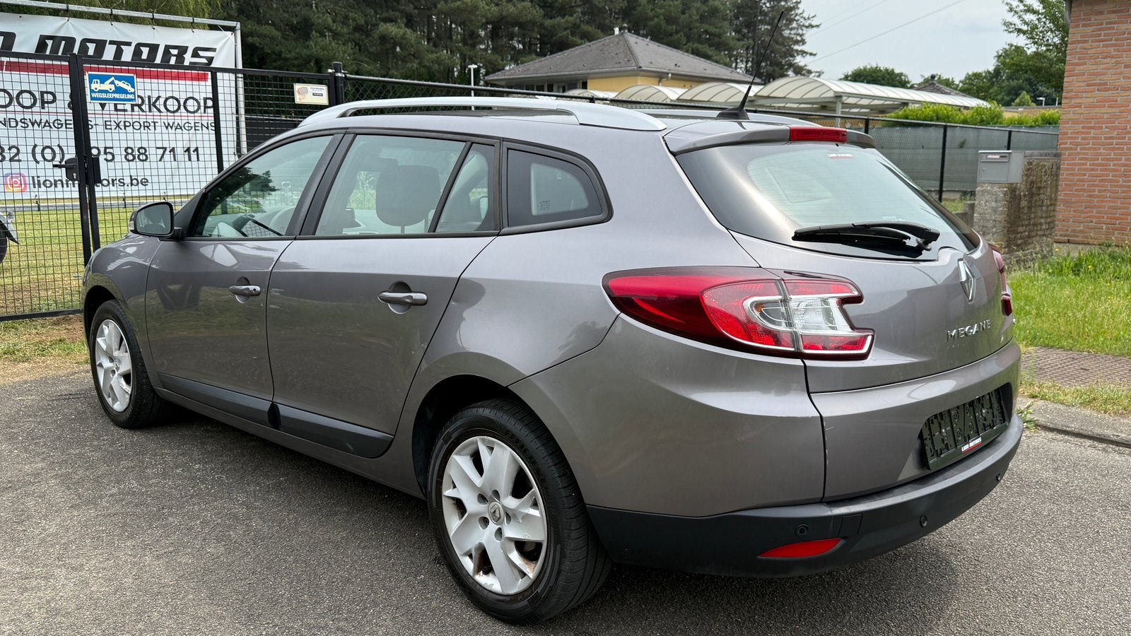 Renault Megane 1.5 Dci | TomTom | Cruise Controle |, Auto's, Renault, Voorwielaandrijving, Euro 5, Stof, Zwart
