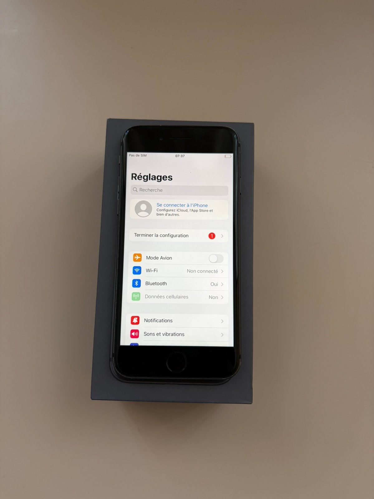 iPhone 8 – 64 Go – 60€, Enlèvement ou Envoi, Comme neuf