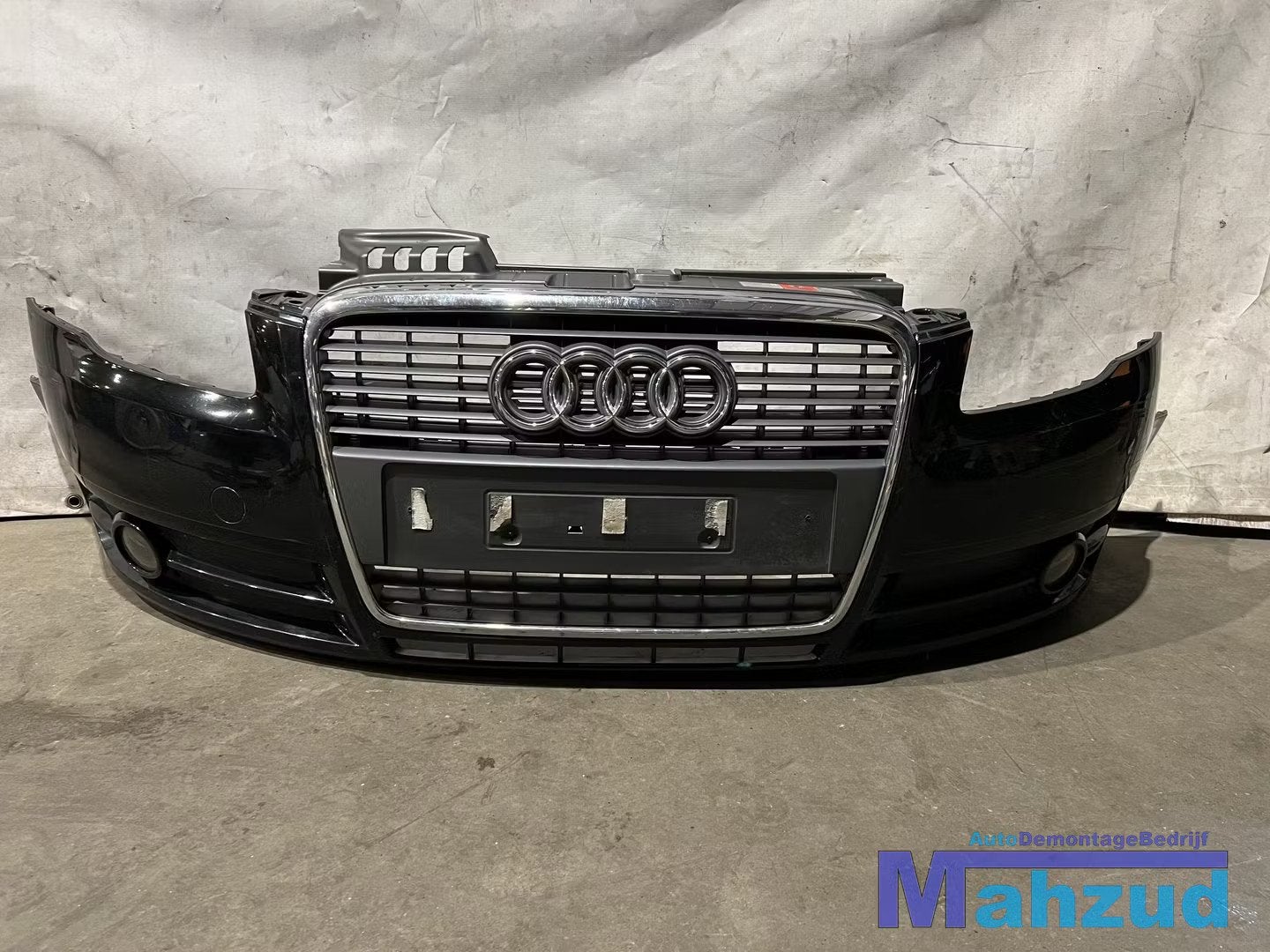 AUDI A4 B7 Blauw voorbumper bumper voor 2004-2008, Pare-chocs, AUDI AG, Auto-Union-Strasse 1
85045  Ingolstadt, DE, Audi