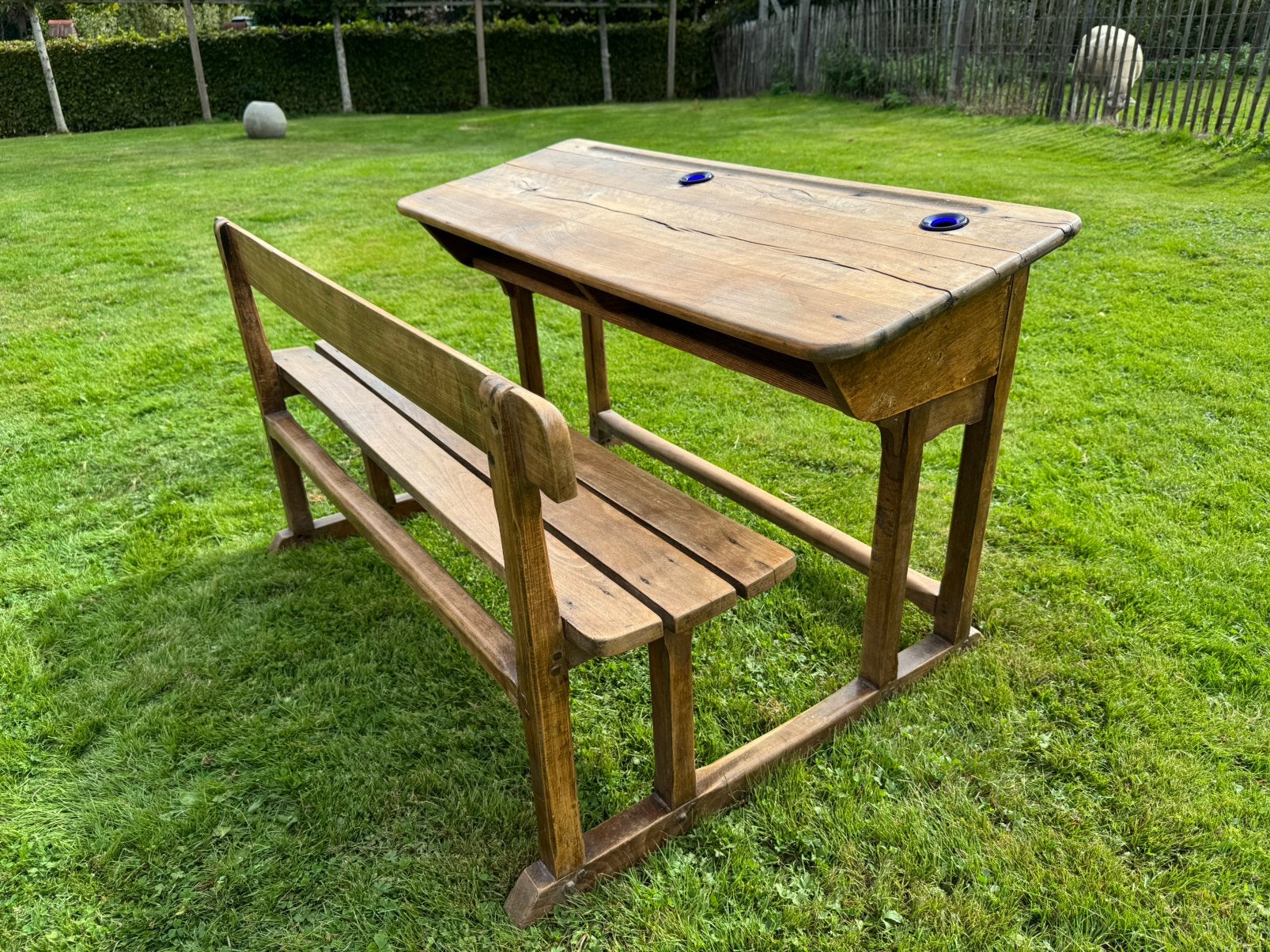 AUTHENTIQUE ANCIEN PUPITRE BANC D’ÉCOLIER DOUBLE BOIS MASSIF, Autres marques, Bureau d'écolier, Enlèvement, 75 cm