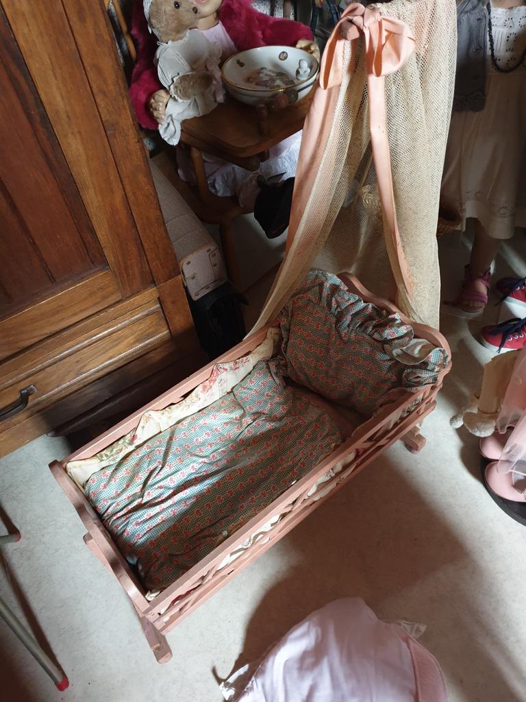 Retro houten poppenbedje !, Ophalen of Verzenden