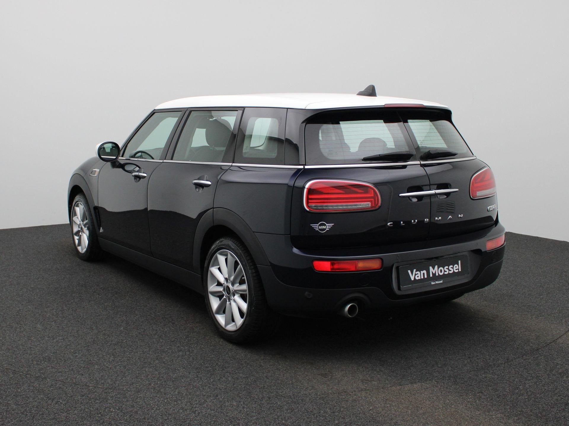 Mini Clubman Cooper (100 kW) | Camera | PDC A | Bluetooth |, Auto's, Stof, Gebruikt, 715 kg, Zwart