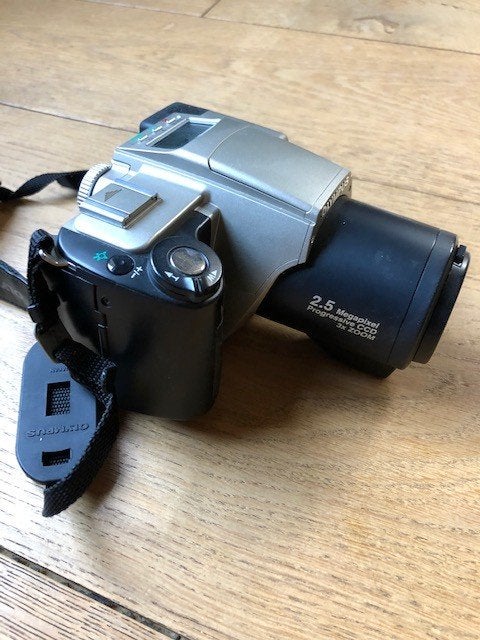 Olympus 2.5 megapixel progressive ccd 3x zoom camera, Ophalen, Gebruikt, Olympus
