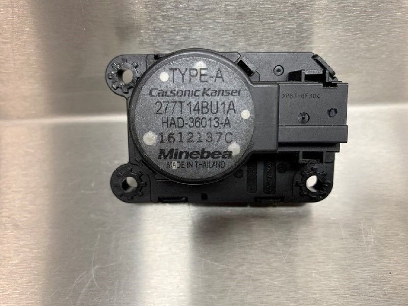 KACHELSTELMOTOR Nissan Qashqai (J11) (|277T14BU1A|), Auto-onderdelen, Gebruikt, Nissan